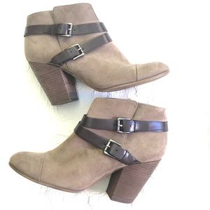 CARLOS SANTANA Hadley Taupe Tan Ankle Boots with Adjustable Buckle Strap 10